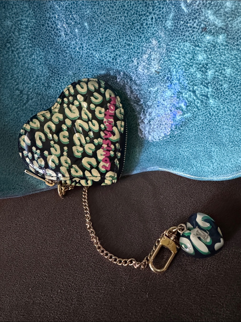 LV Stephen Sprouse Heart Zip Coin Pouch Bag CharmKeychain in Green Leopard - Picture 3 of 13